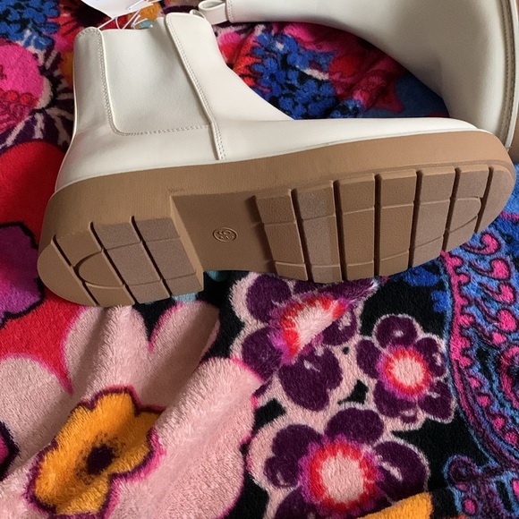 NWT a new day Demi Chelsea boots - Picture 6 of 15